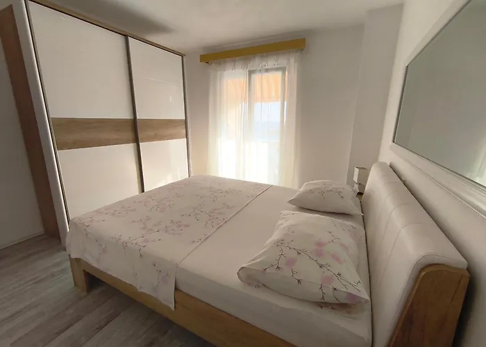 Apartments Laus