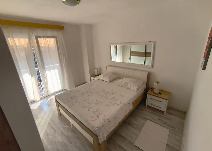 Apartments Laus