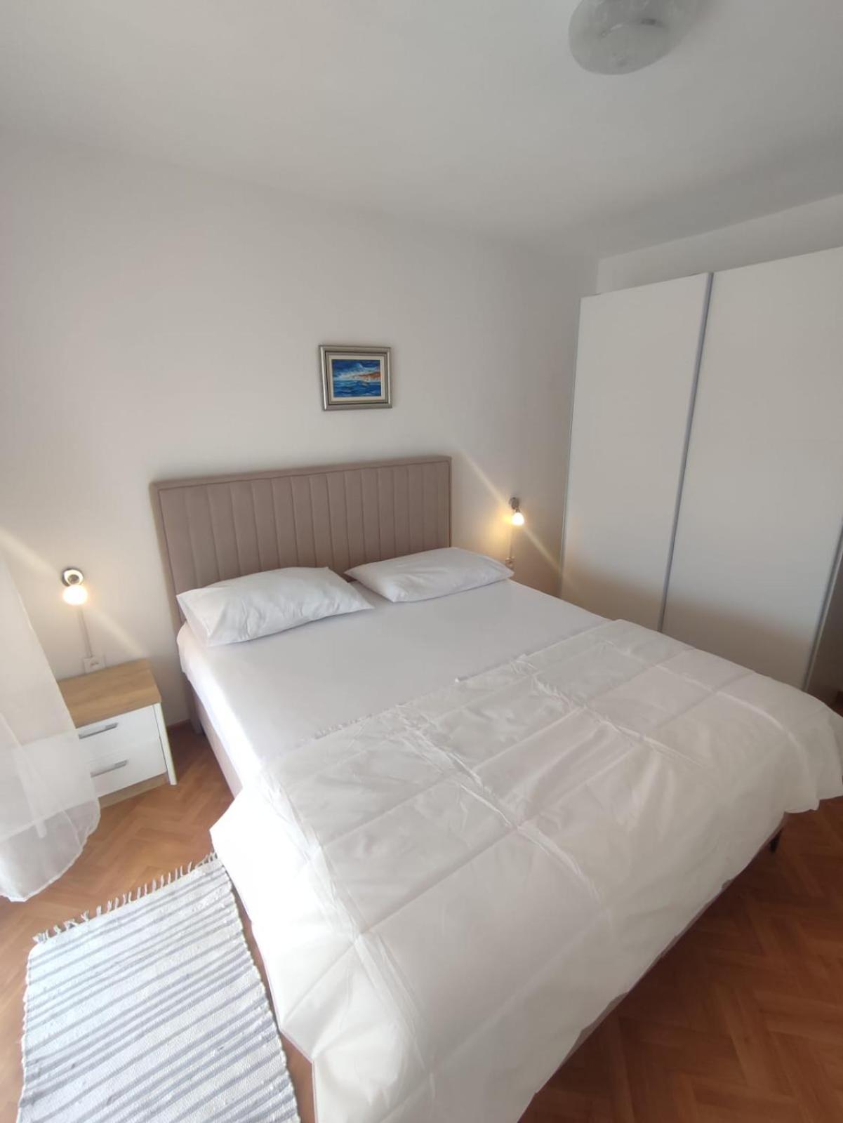 Laus Apartment Zavalatica