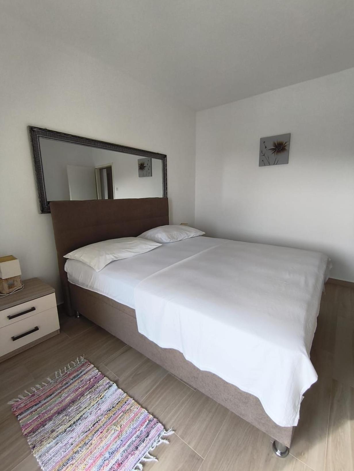 Laus Apartment
